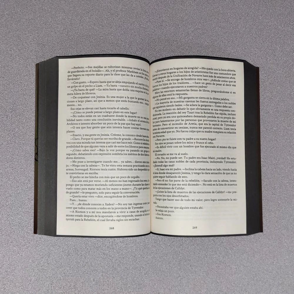 Alas de Sangre Hardcover Book - Picture 8 of 13